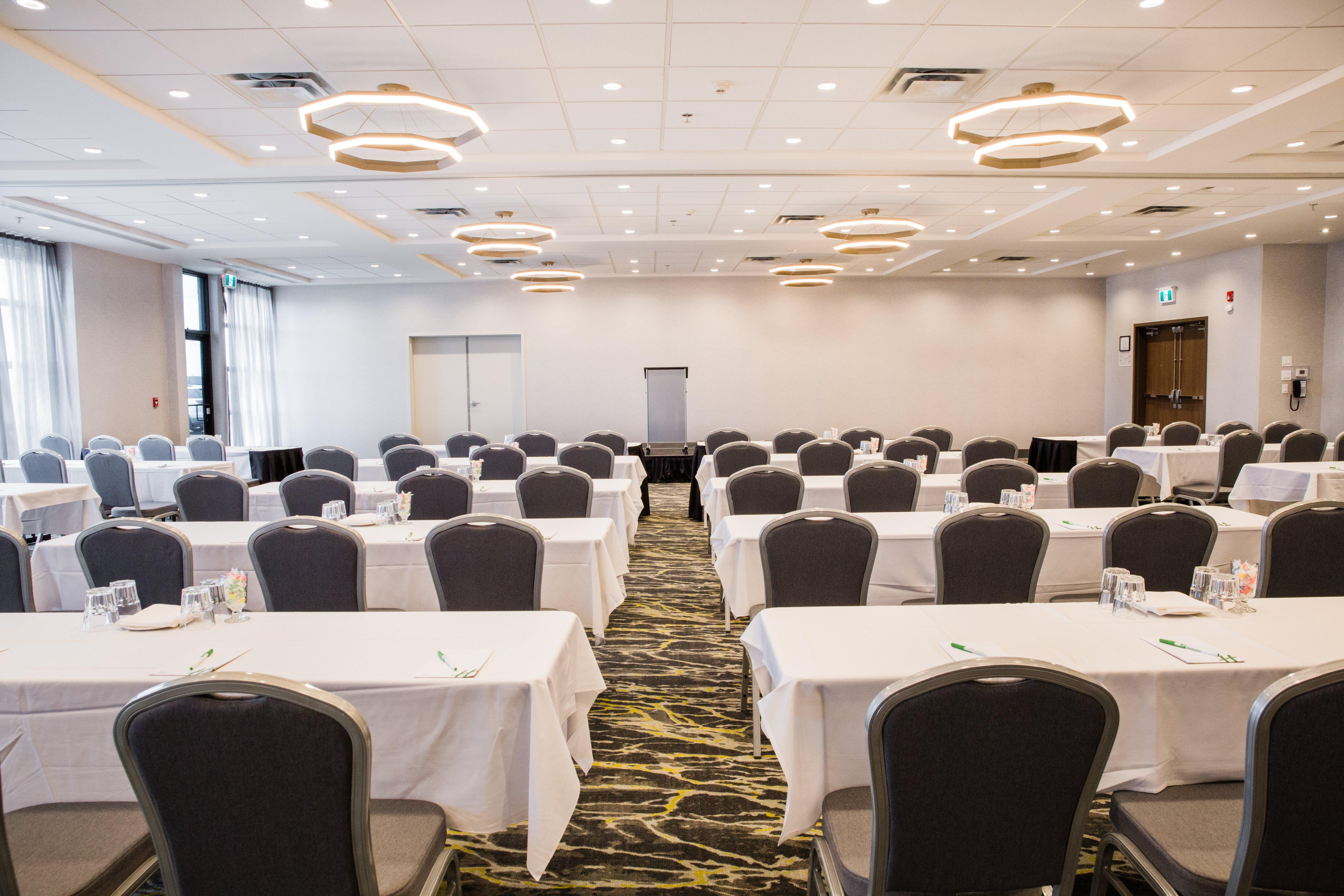 Holiday Inn Calgary South Conference Center ภายนอก รูปภาพ
