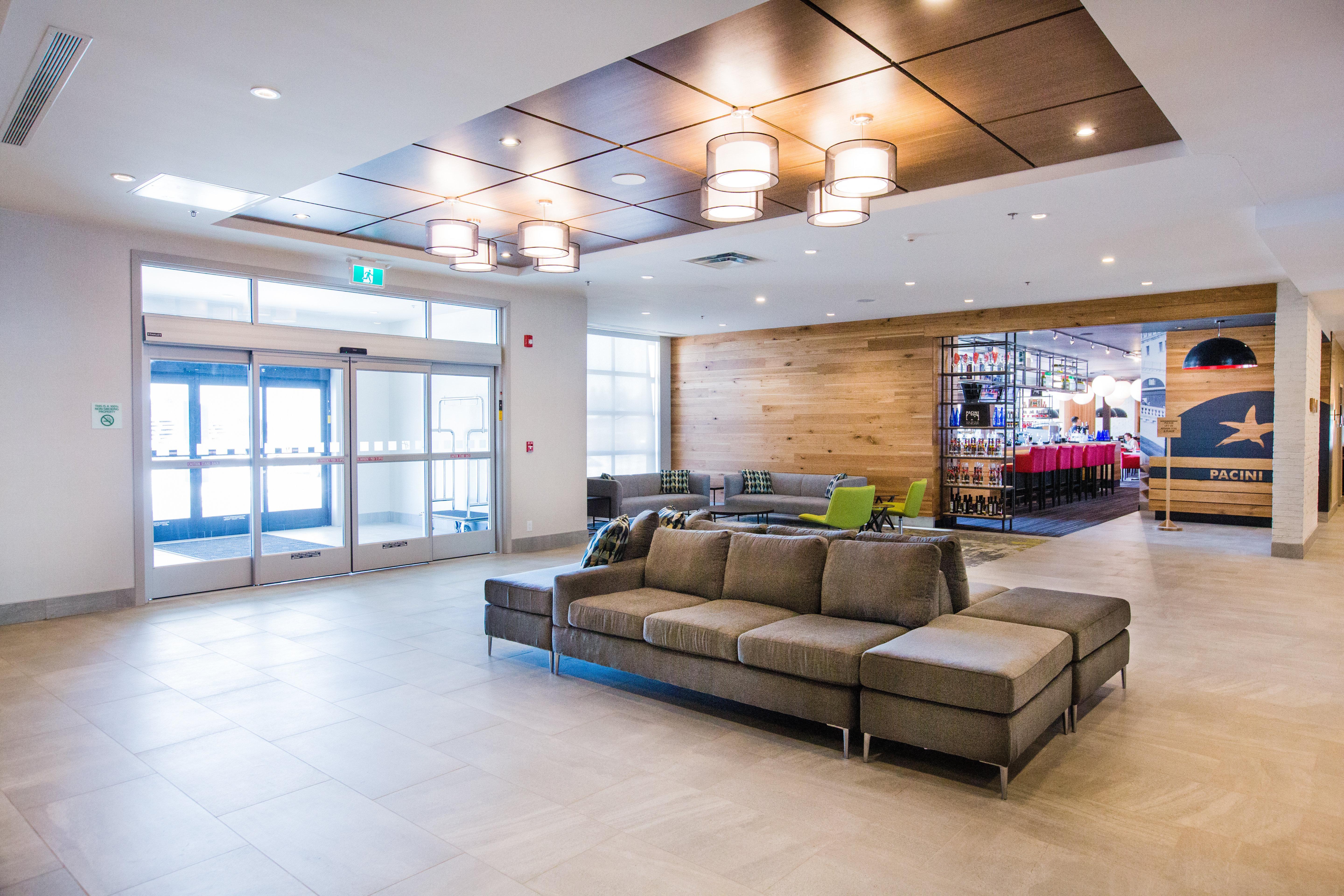 Holiday Inn Calgary South Conference Center ภายนอก รูปภาพ