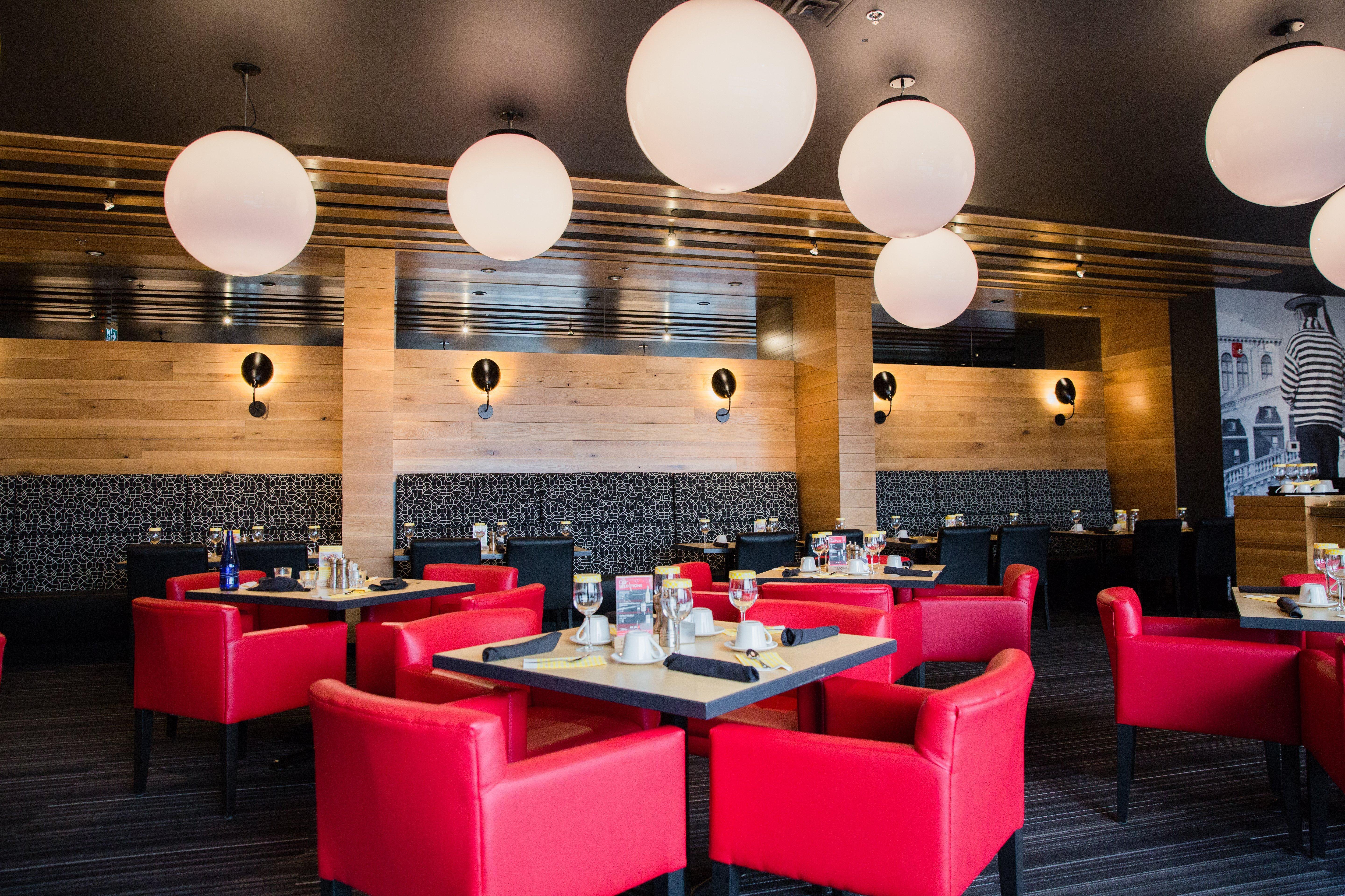 Holiday Inn Calgary South Conference Center ภายนอก รูปภาพ
