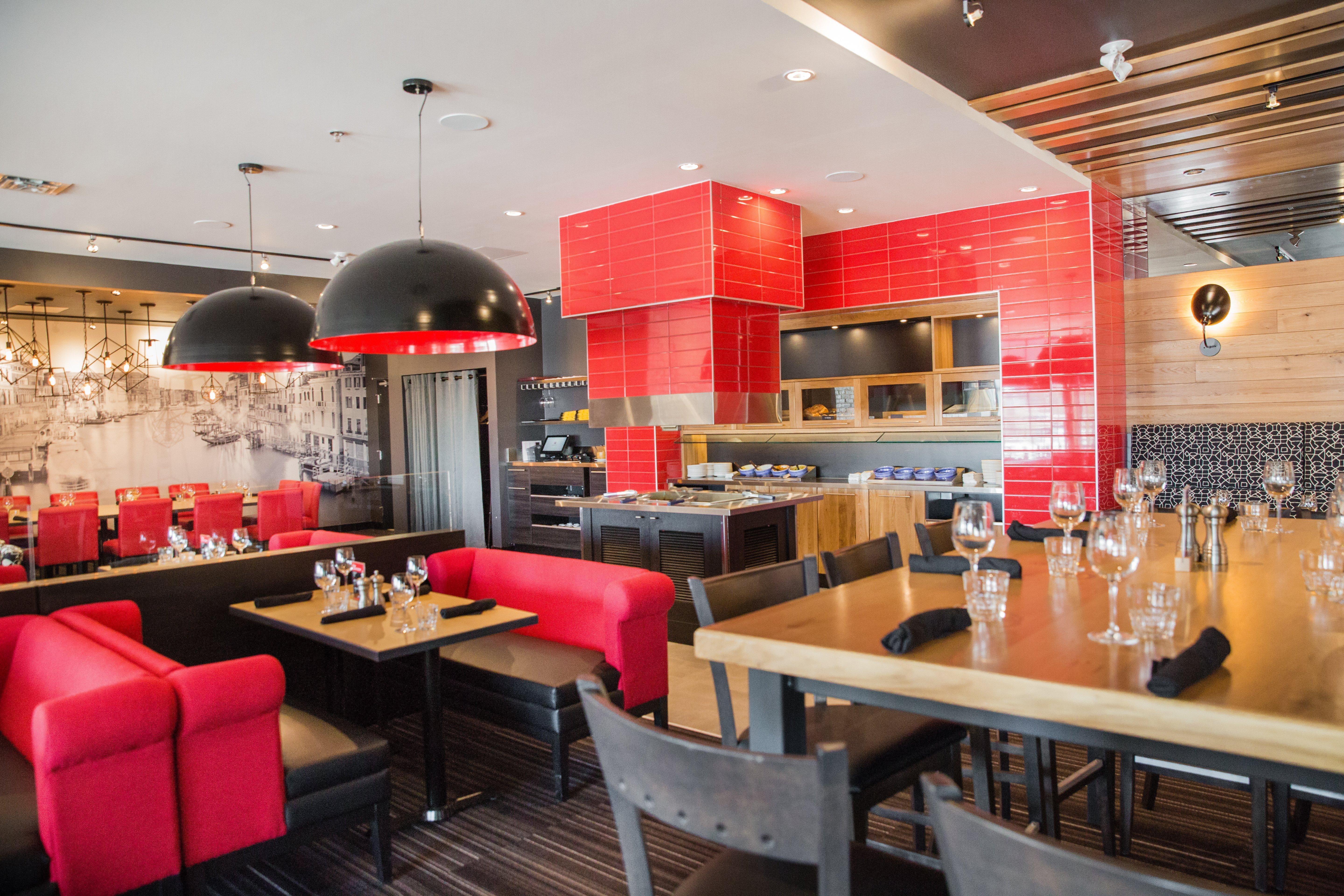 Holiday Inn Calgary South Conference Center ภายนอก รูปภาพ